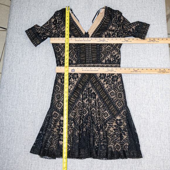 Tadashi Shoji Women's sz 10 V-Neck Black Lace Dress - Picture 11 of 13